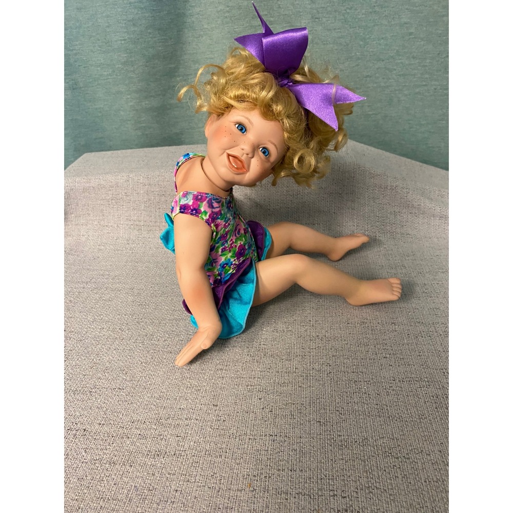 Ashton Drake Galleries 1995 Porcelain Doll Beach Babies Collection Carly Vintage
